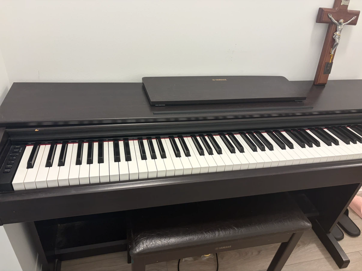 Yamaha Piano with Bench