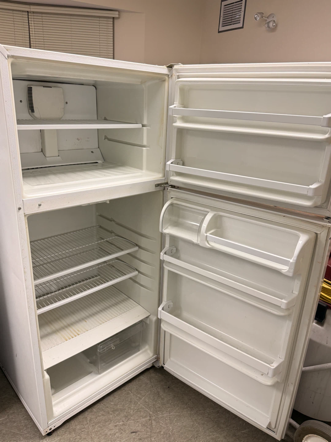Maytag Top-Freezer Refrigerator - photo 2