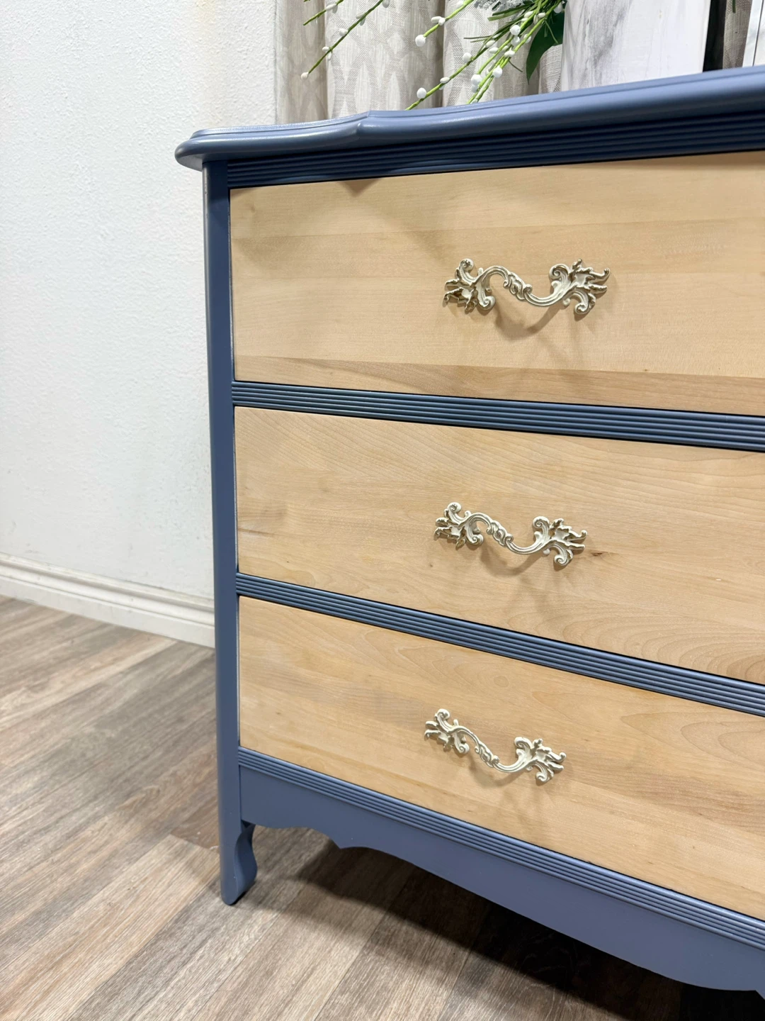 Beautiful Refinished 6 Drawer Dresser - photo 5