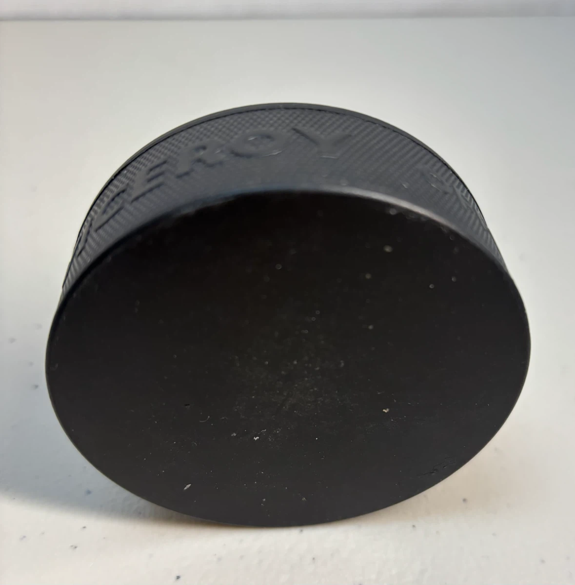Jarome Iginla Signed Powerade ION4 Hockey Puck – #12 - photo 5