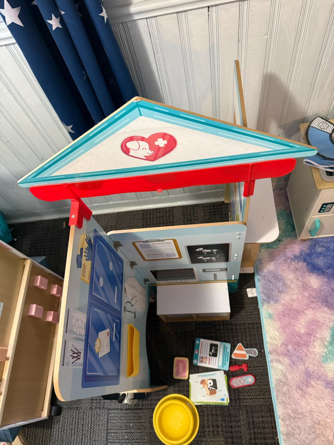KidKraft Wooden Vet Clinic Playset - photo 4