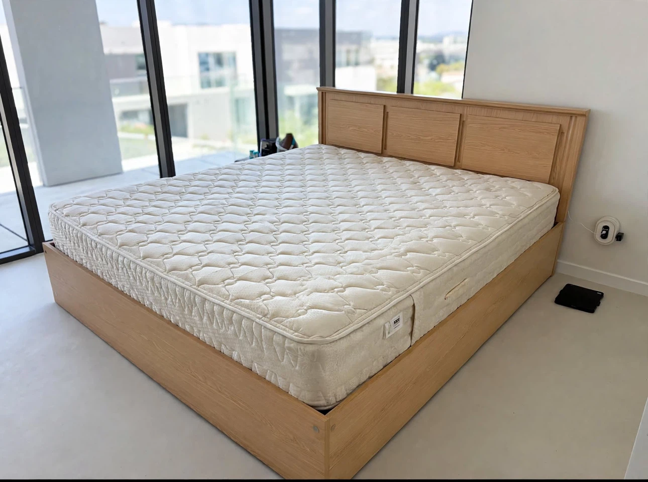 California King Bed Frame & Mattress – Light Oak Finish - photo 5