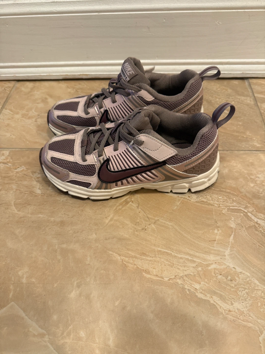 Nike Vomero 5 Sneakers