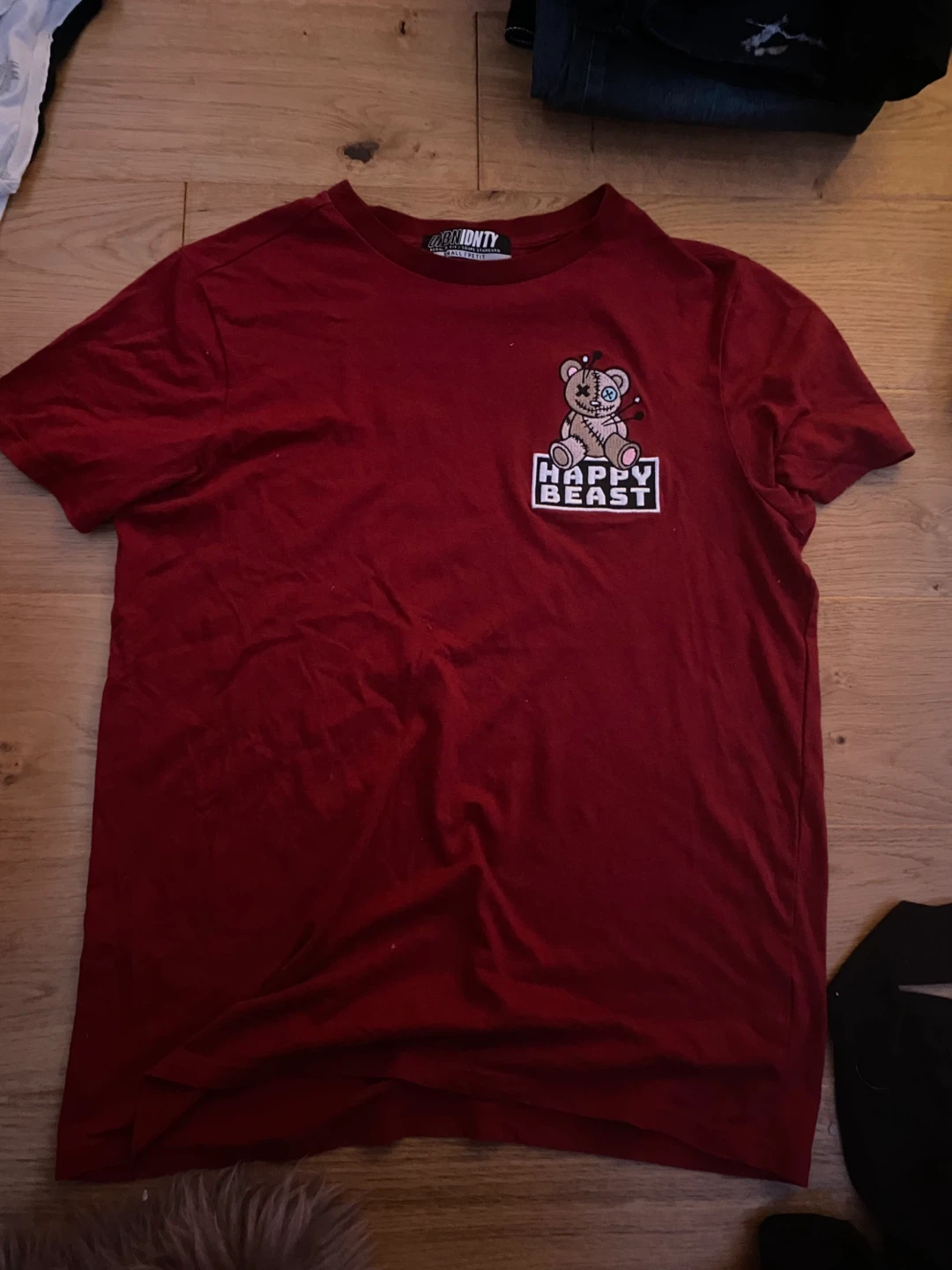 UBNIDNTY Happy Beast Graphic T-Shirt