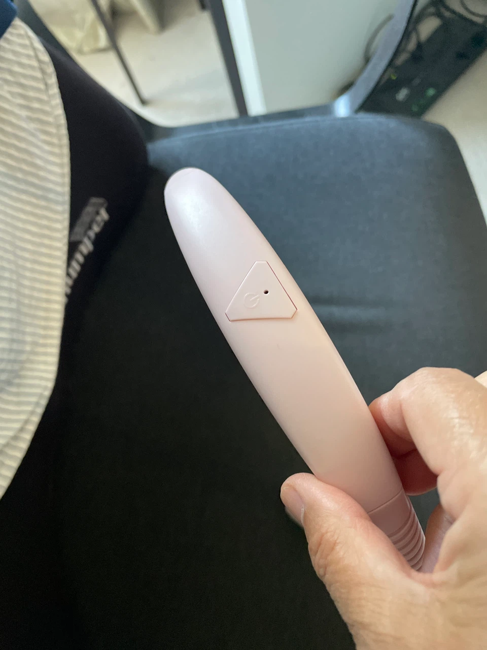 Pink Rechargeable Hands-Free Neck Reading Light - photo 3