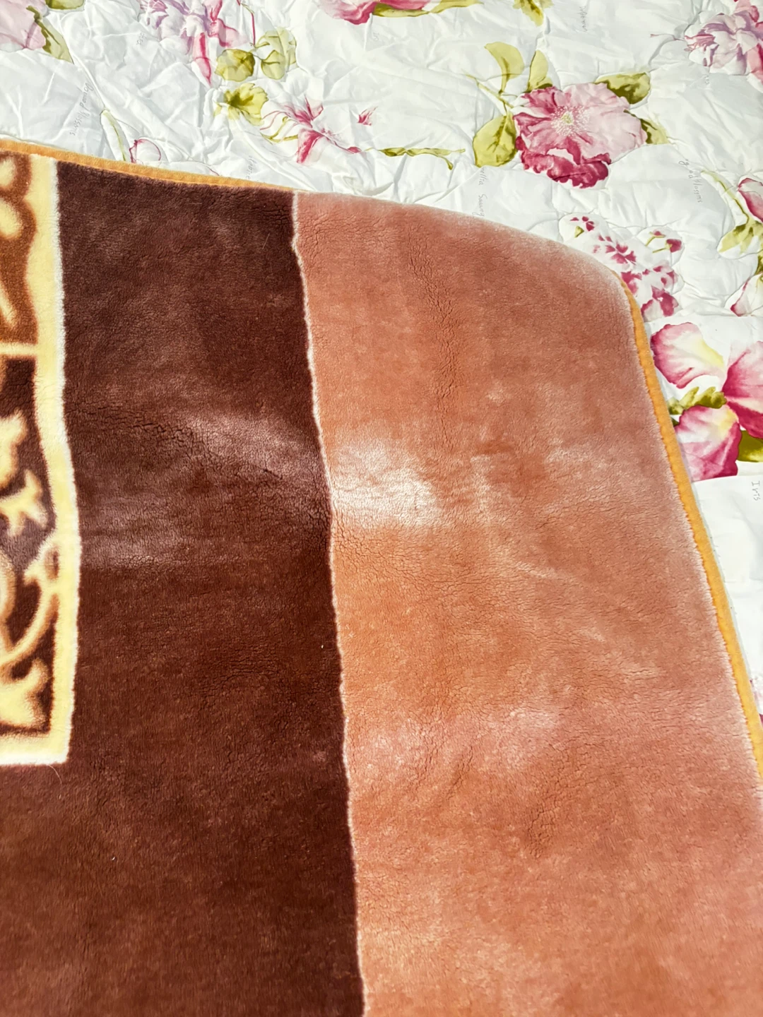 Soft Velour Patterned Blanket - photo 5