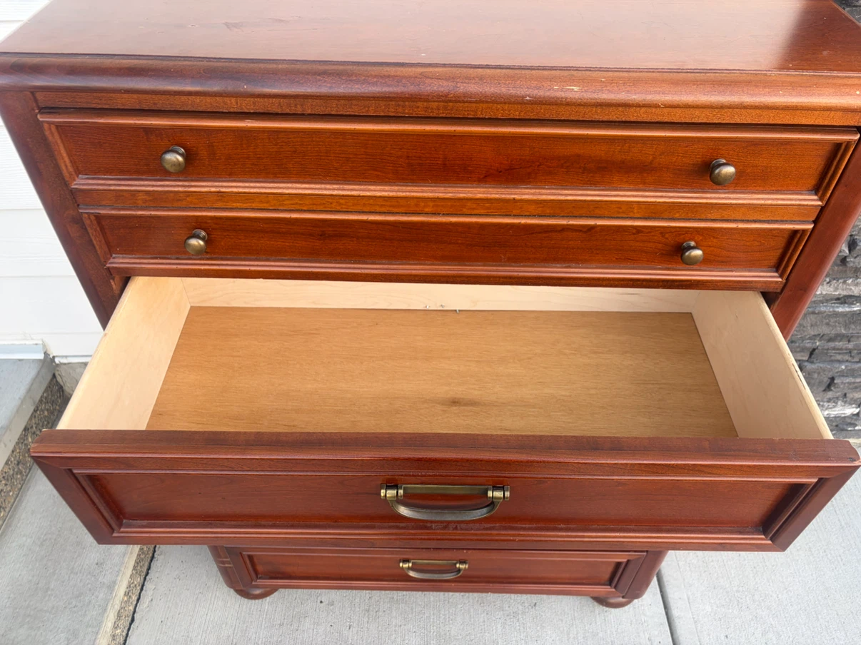 Wooden dresser with 5 drawers - photo 3
