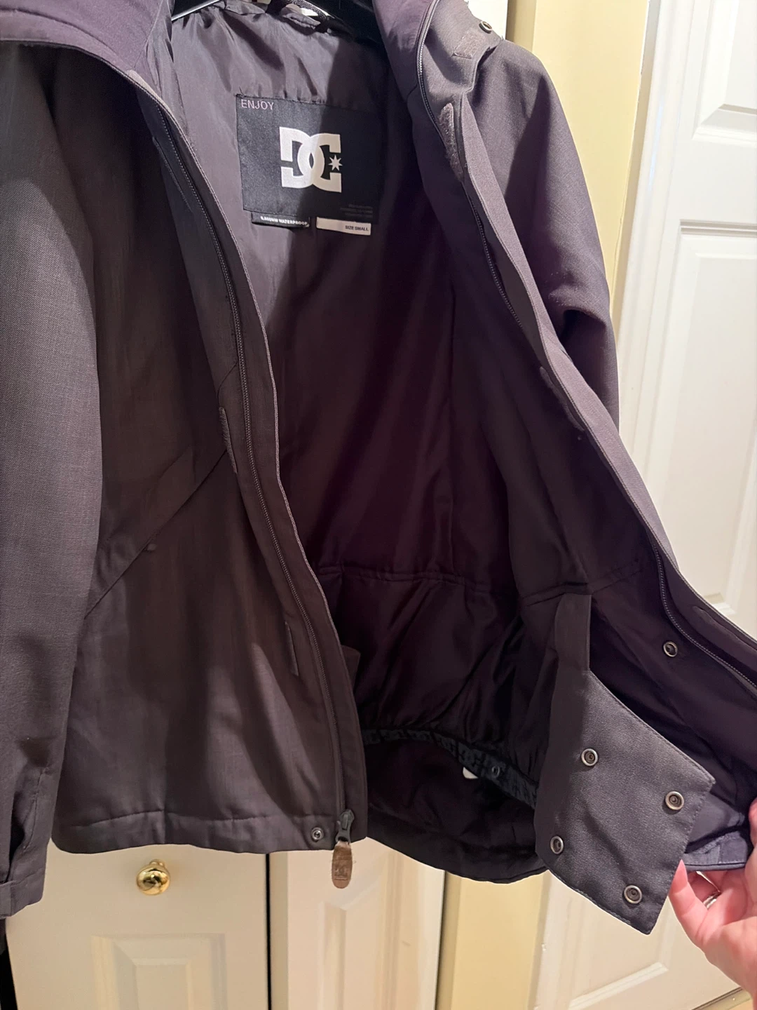 DC Waterproof Fall Jacket - Teen Size Small - photo 4