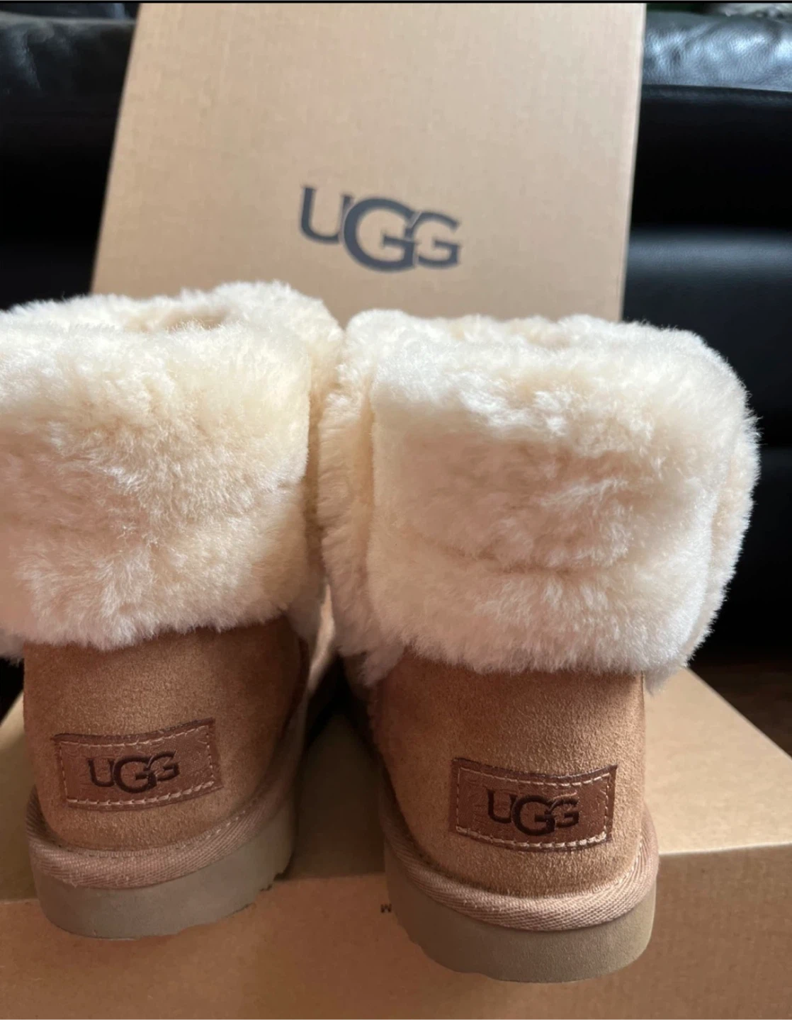 UGG Girls Classic Mini Boots Size 1 - photo 2