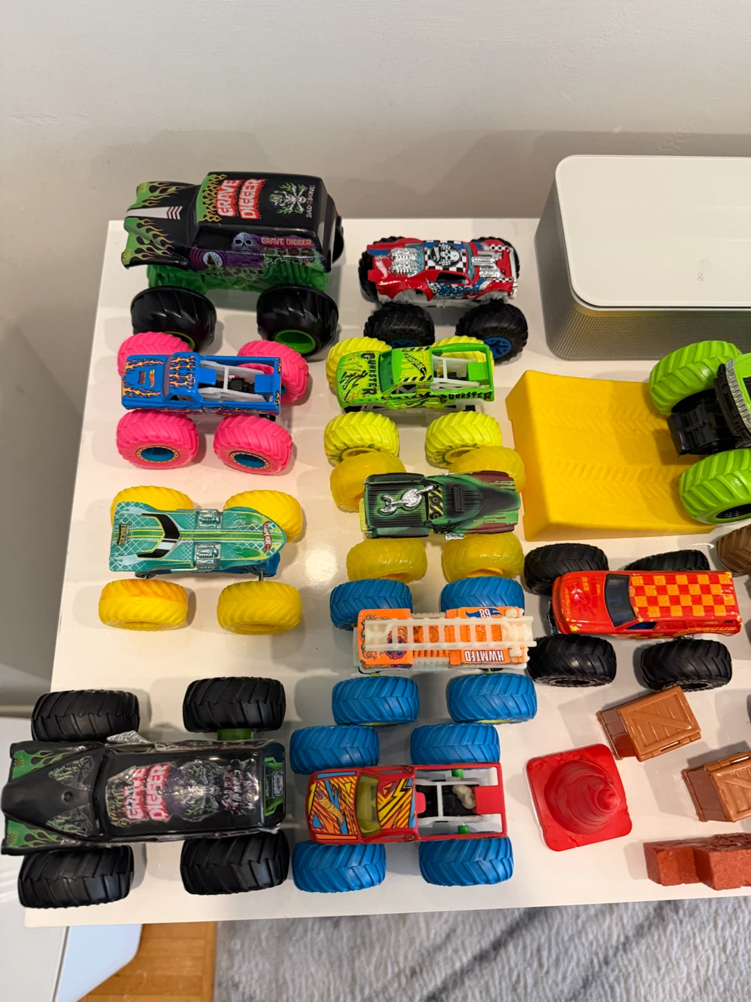 Monster truck bundle-glow n the dark color changing - photo 4