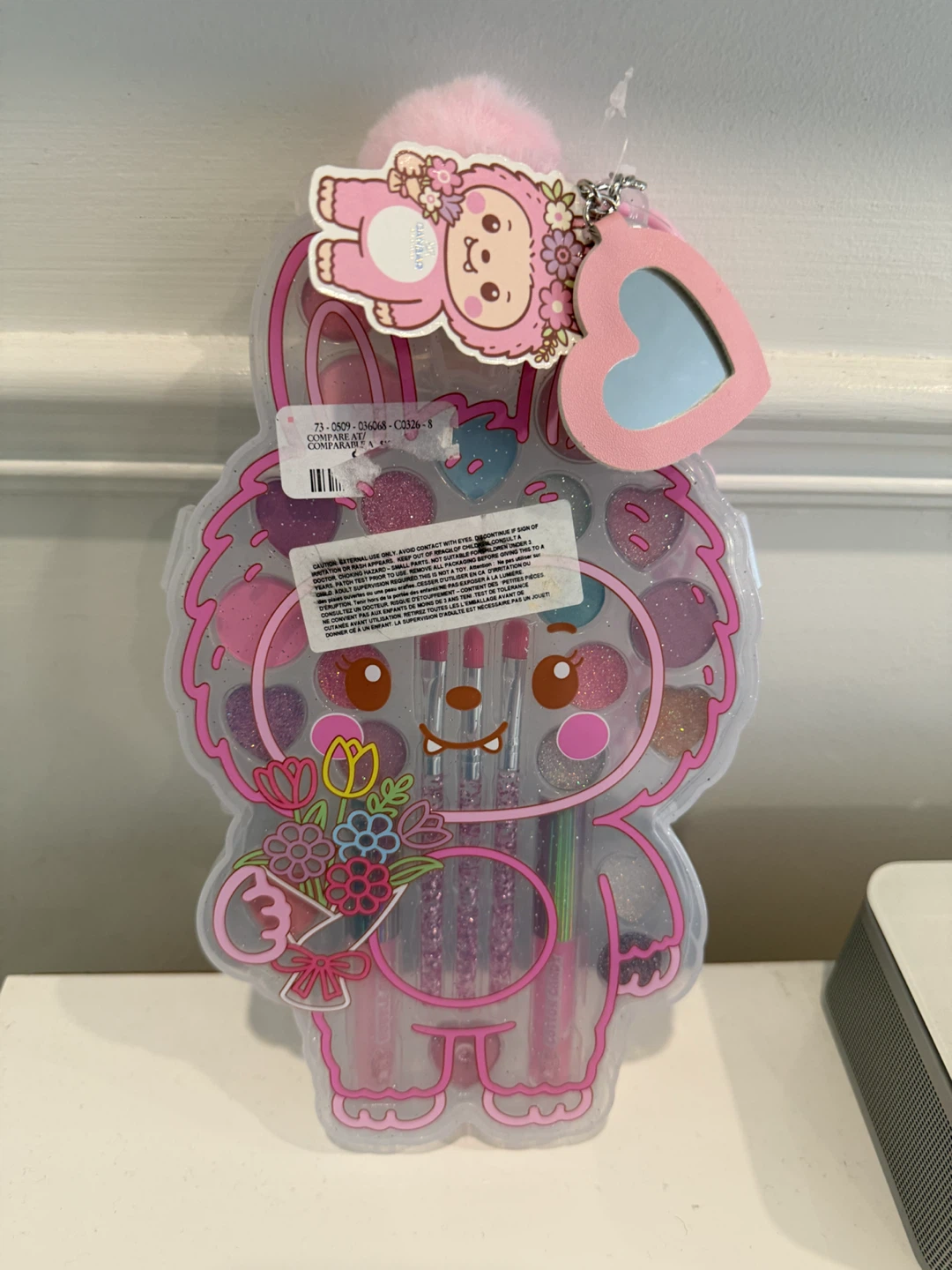 Brand new La boo-boo make up set
