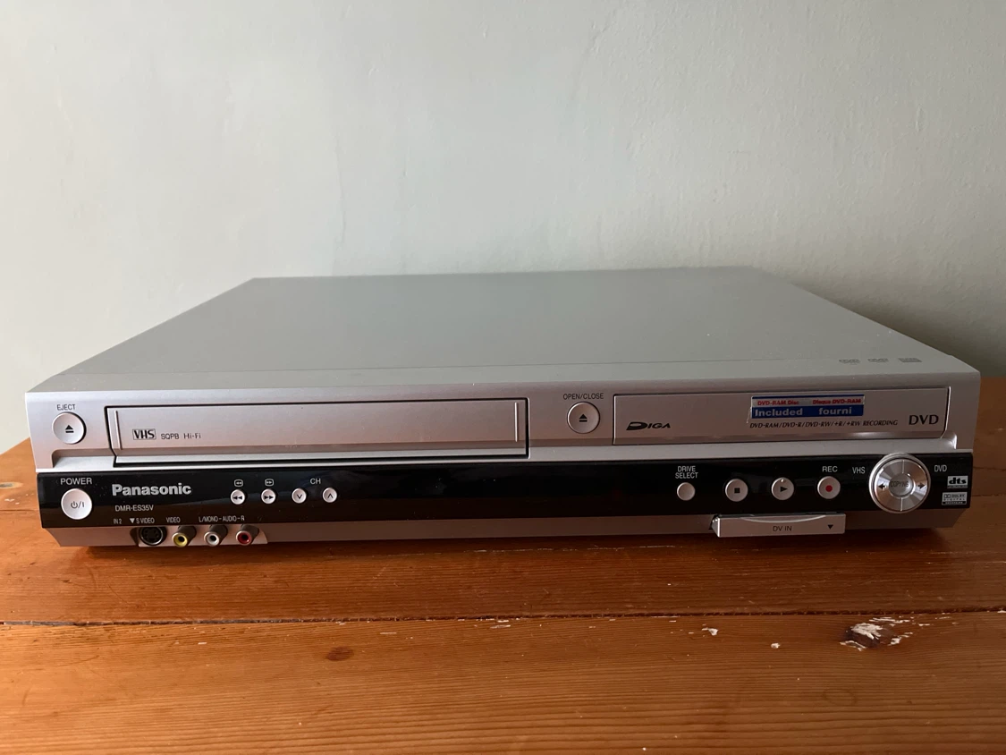 Panasonic DMR-ES35V DVD/VHS Recorder