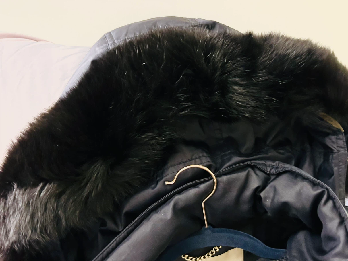 Authentic Burberry London Navy Blue Long Puffer Coat – Fur Hood - photo 2