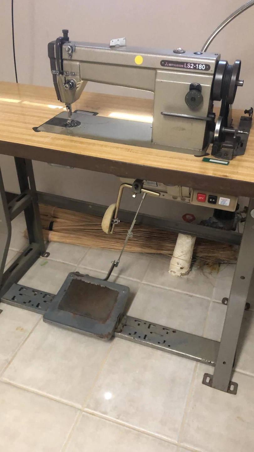 Mitsubishi LS2-180 Industrial Sewing Machine - photo 3