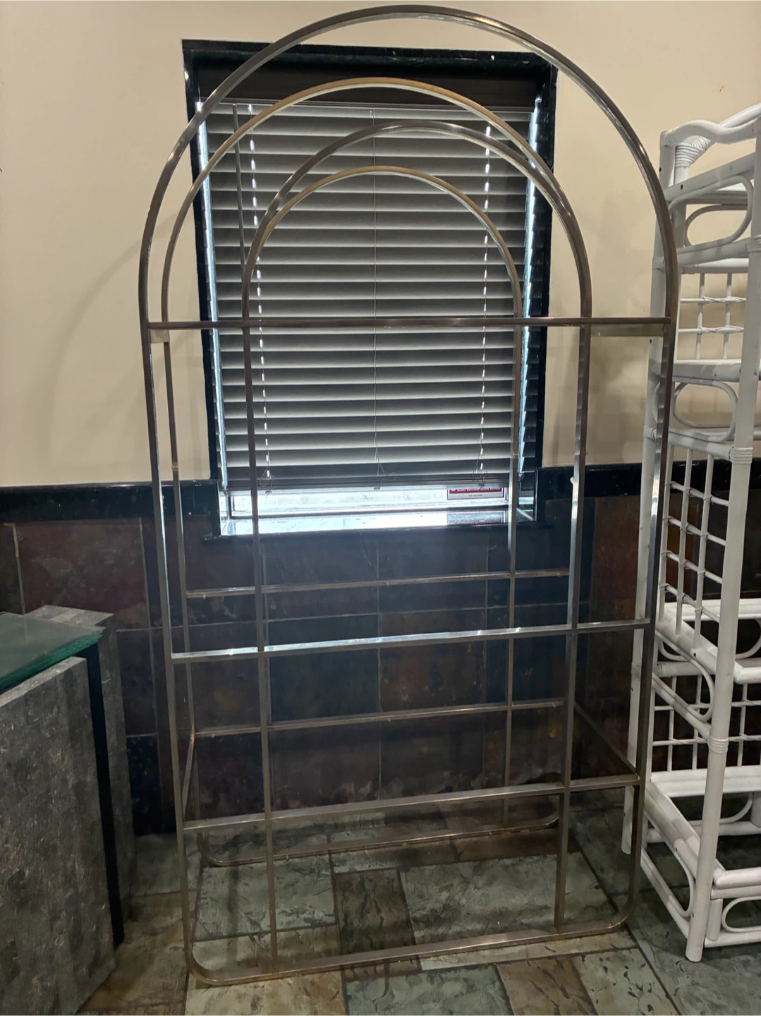 Arched Metal Display Rack Shelving unit Standing shelf