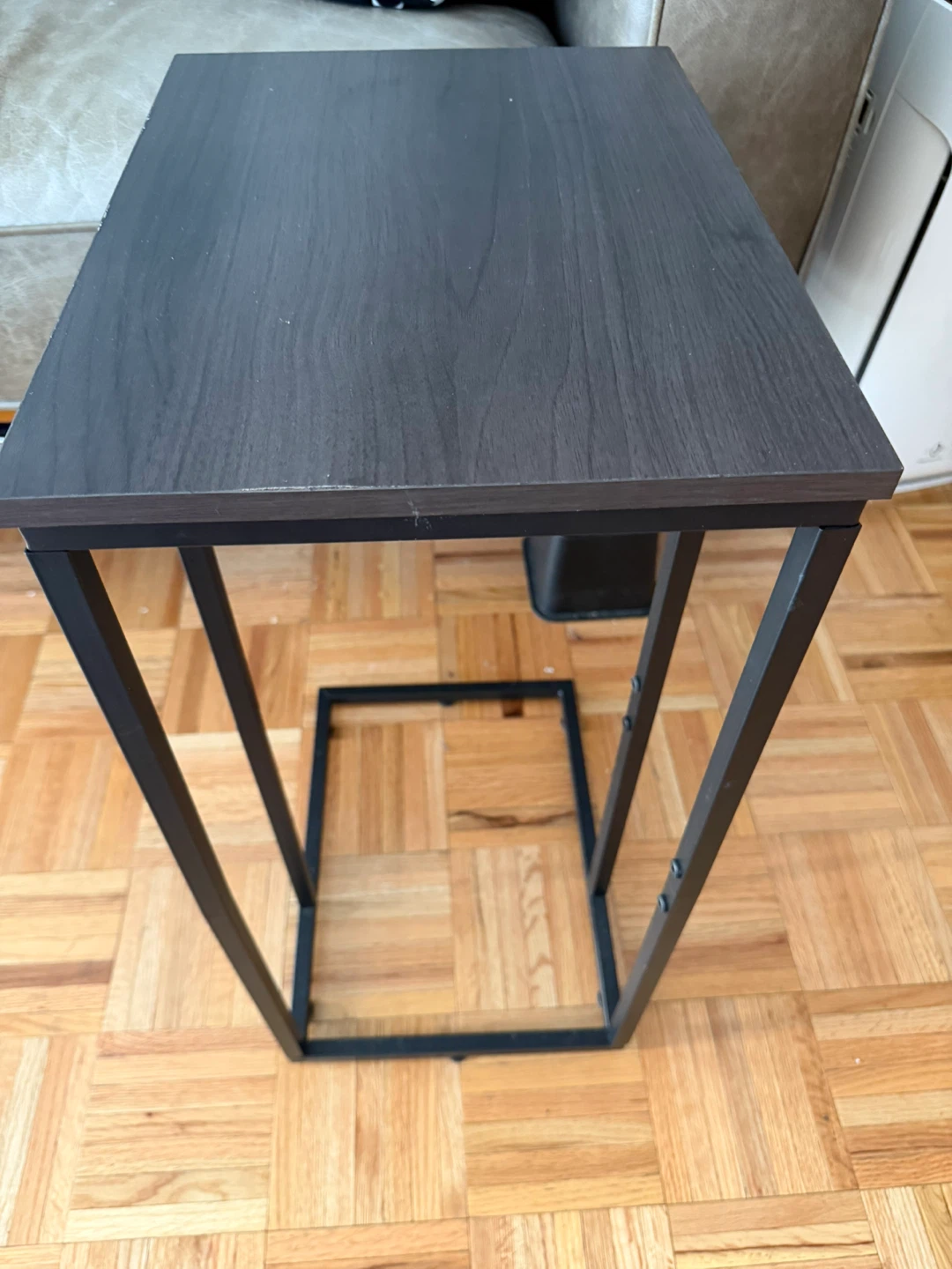 C-Shaped Side Table - photo 2