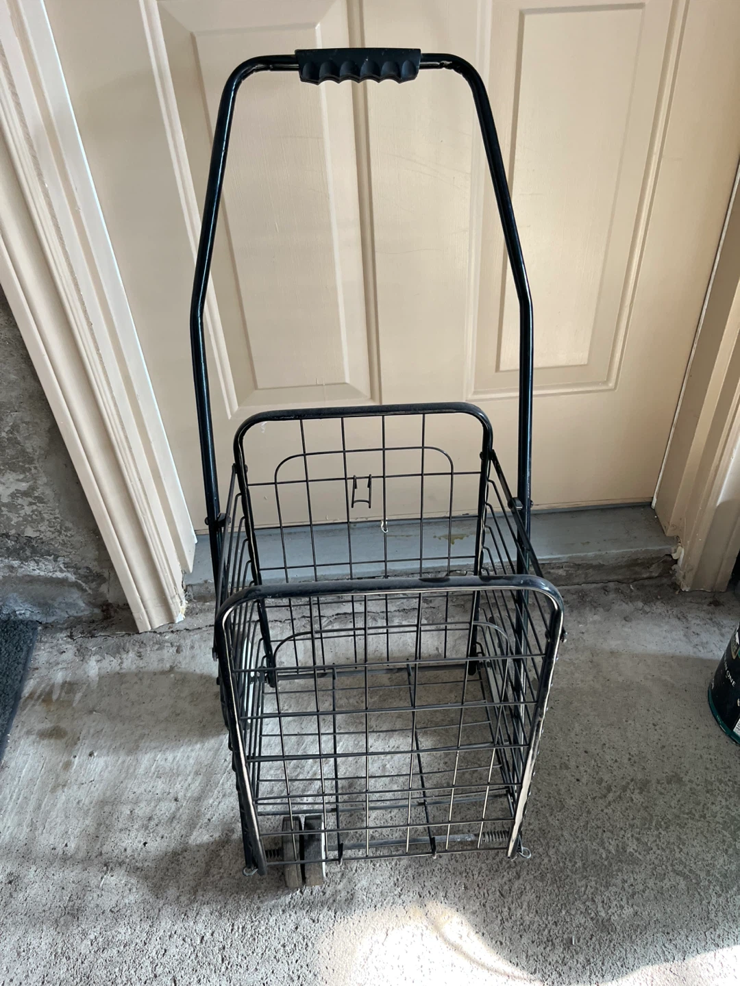 Black Metal Shopping Cart