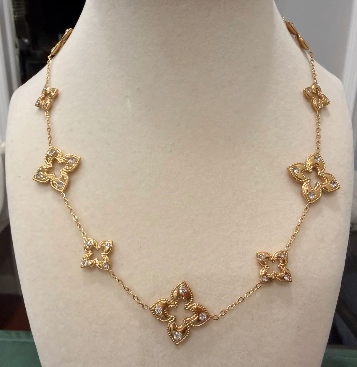 Gold Tone Floral Rhinestone Necklace