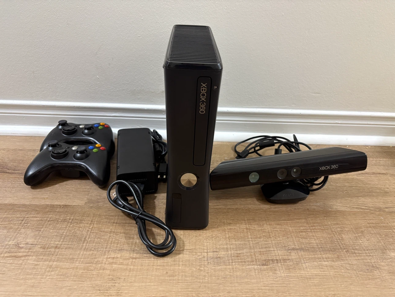 Xbox 360 Slim Bundle - 2 Controllers & Kinect Sensor
