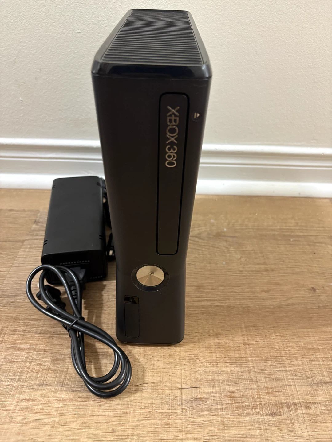 Xbox 360 Slim Bundle - 2 Controllers & Kinect Sensor - photo 2