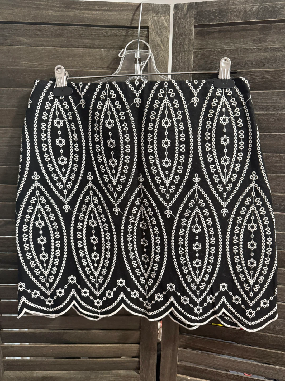 LOFT Petites Embroidered Skirt 6P