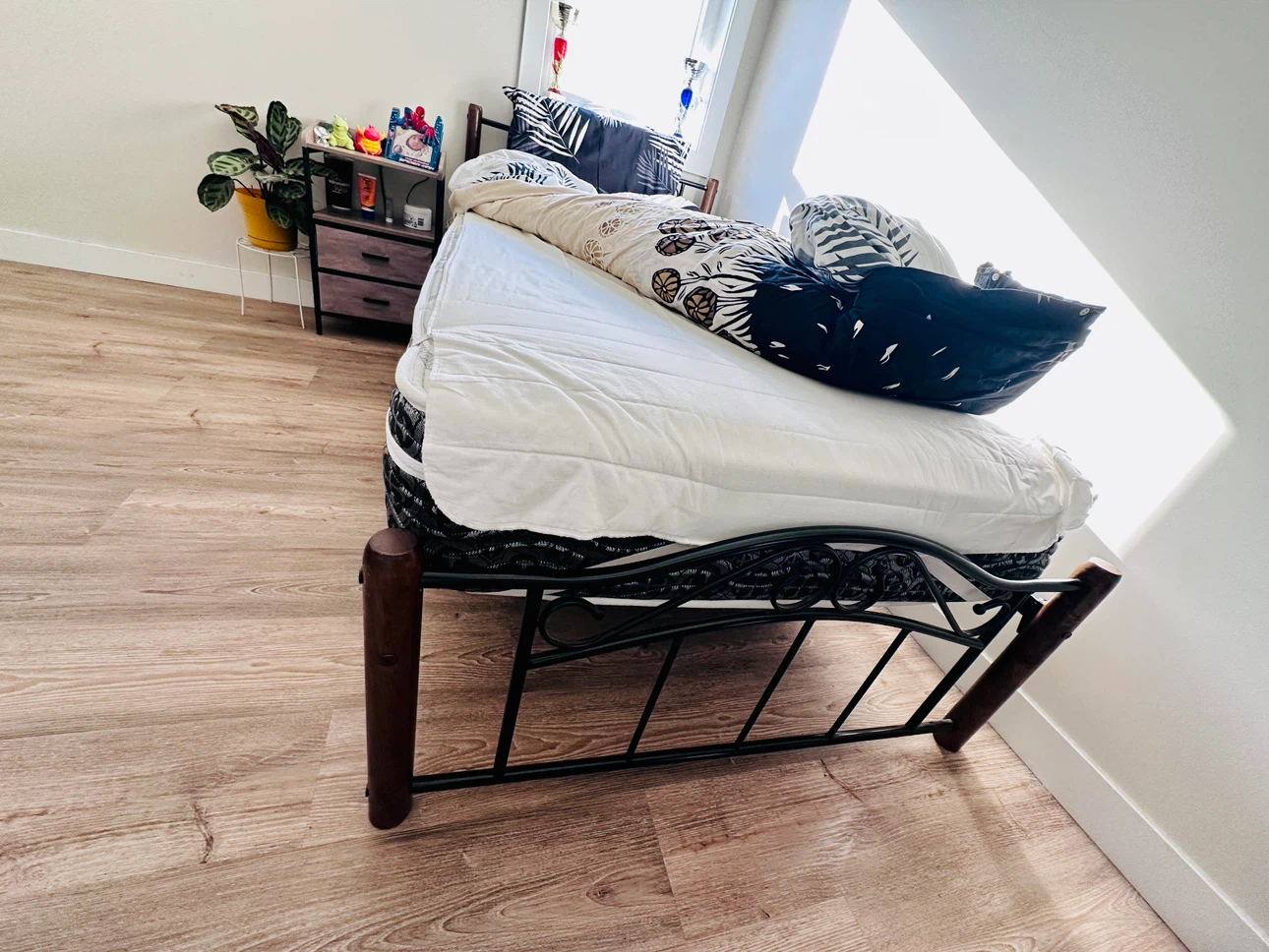 King Koil Baron Twin Mattress and Frame - photo 5