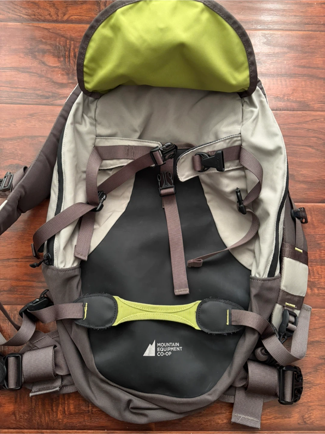 MEC Mountain Equipment Coop hiking back pack - photo 5