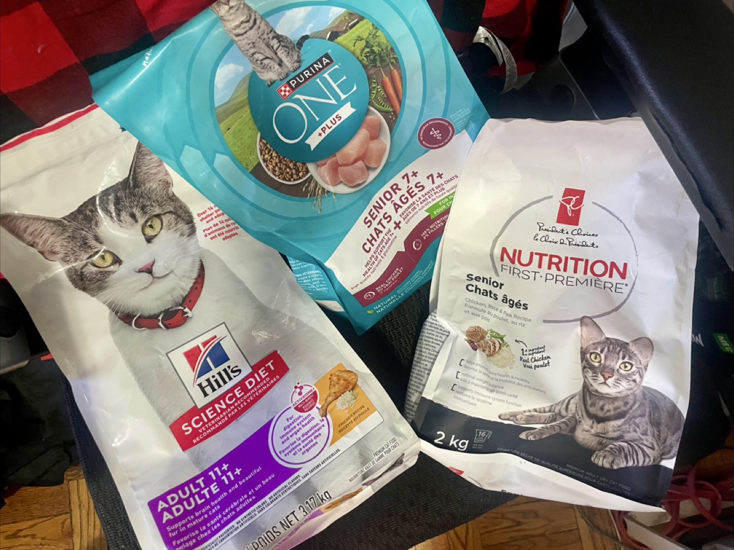 Assorted Dry Cat Food Bags - photo 3