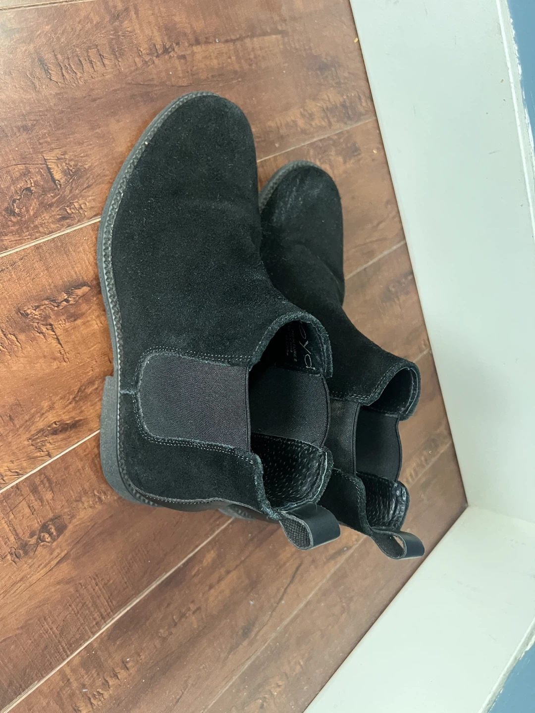 Floya black suede Chelsea boots