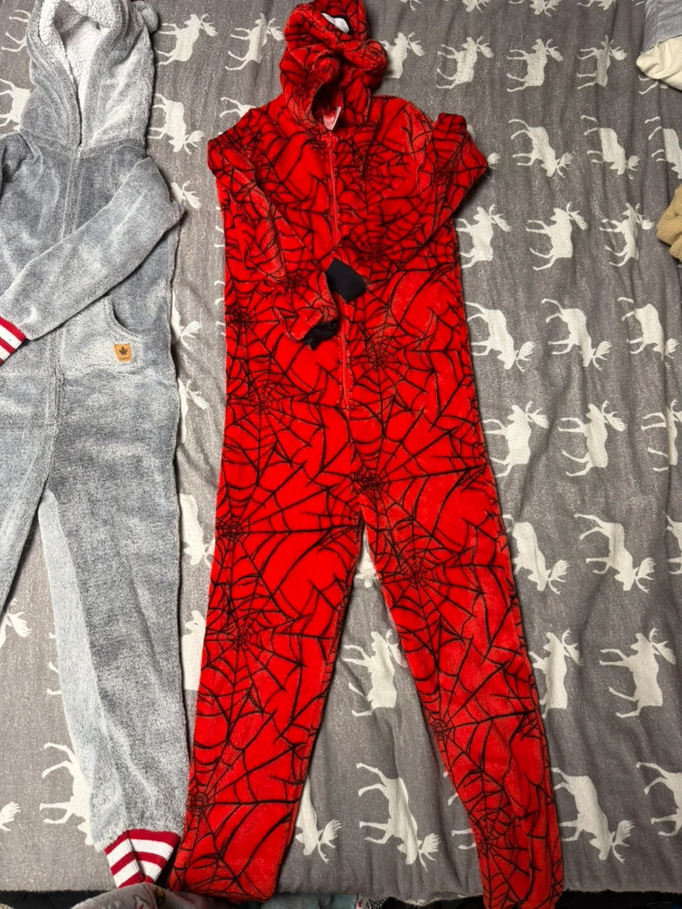 3 Children's Fleece One-Piece Pajamas - photo 3