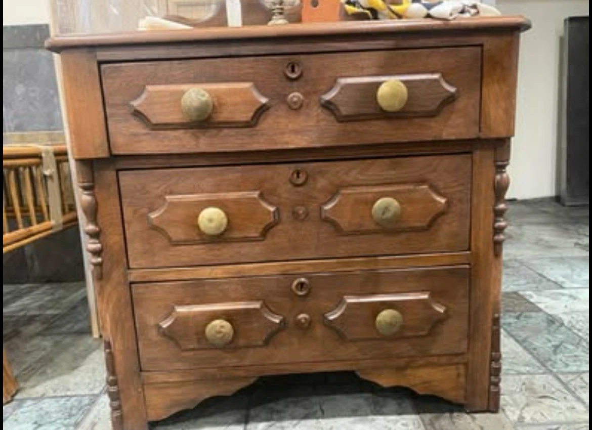 Chest of Drawers Dovetail Antique Dresser - photo 4