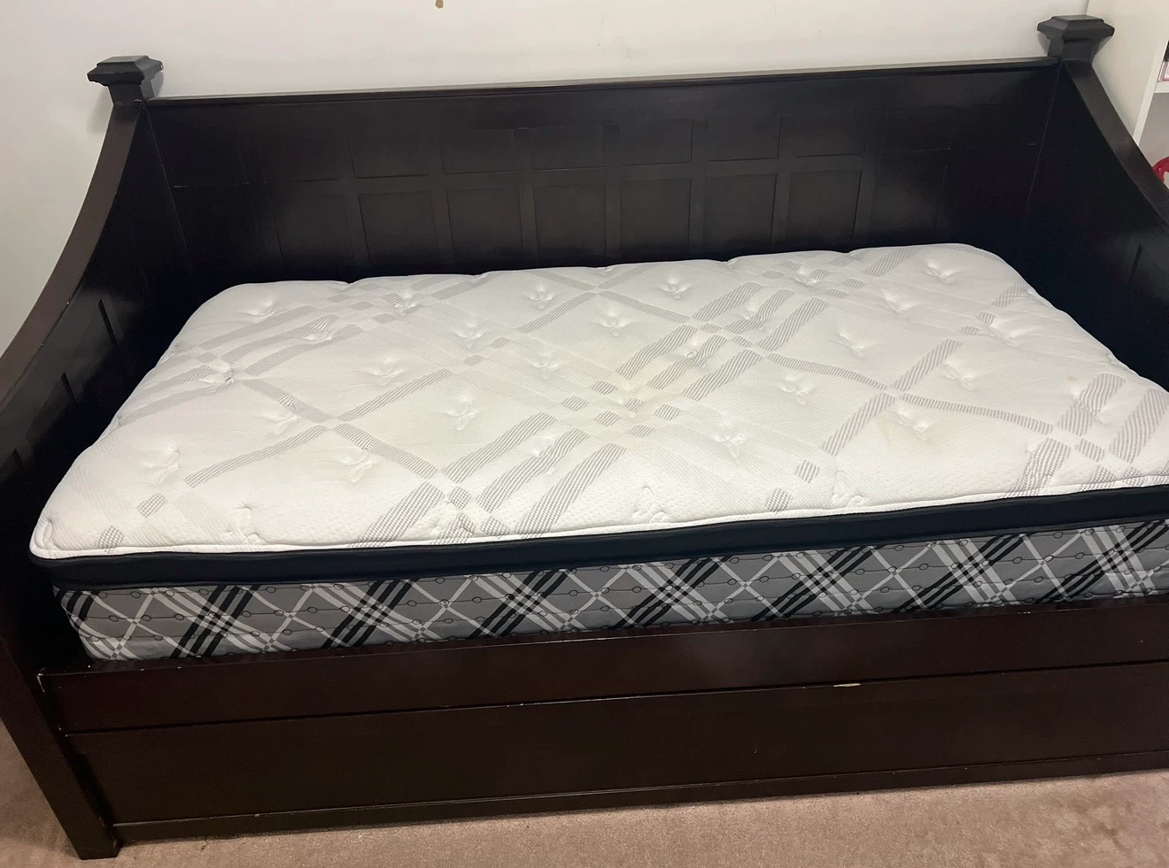 Dark Wood Daybed with Trundle and Mattress - photo 3