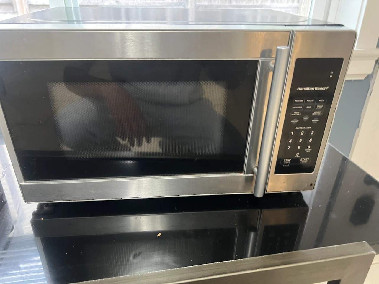 Hamilton Beach Microwave - photo 2