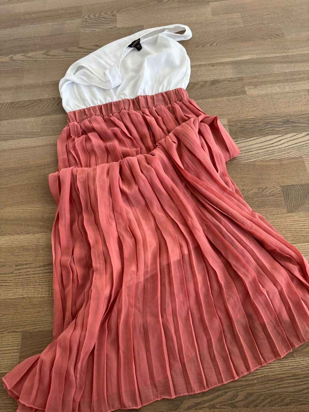 LOVEIT Coral princess Pleated Maxi Dress