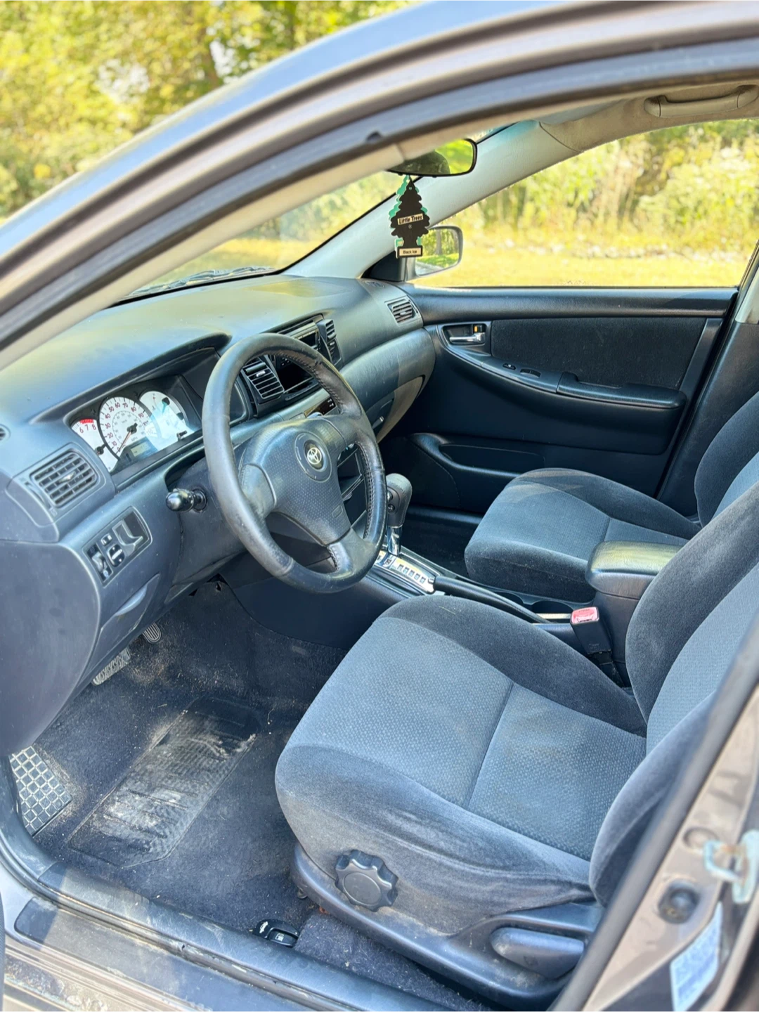 Toyota Corolla S Sedan - photo 5