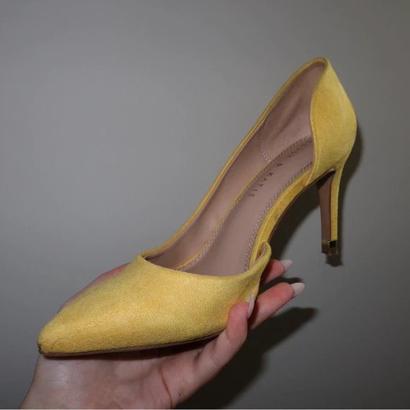 Kelly & Katie Yellow Suede Pointed Heels