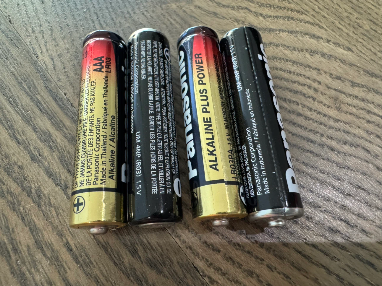 4 Panasonic AAA Alkaline Batteries - photo 2