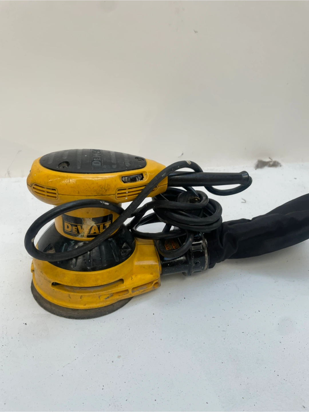DeWalt Random Orbit Sander - photo 2