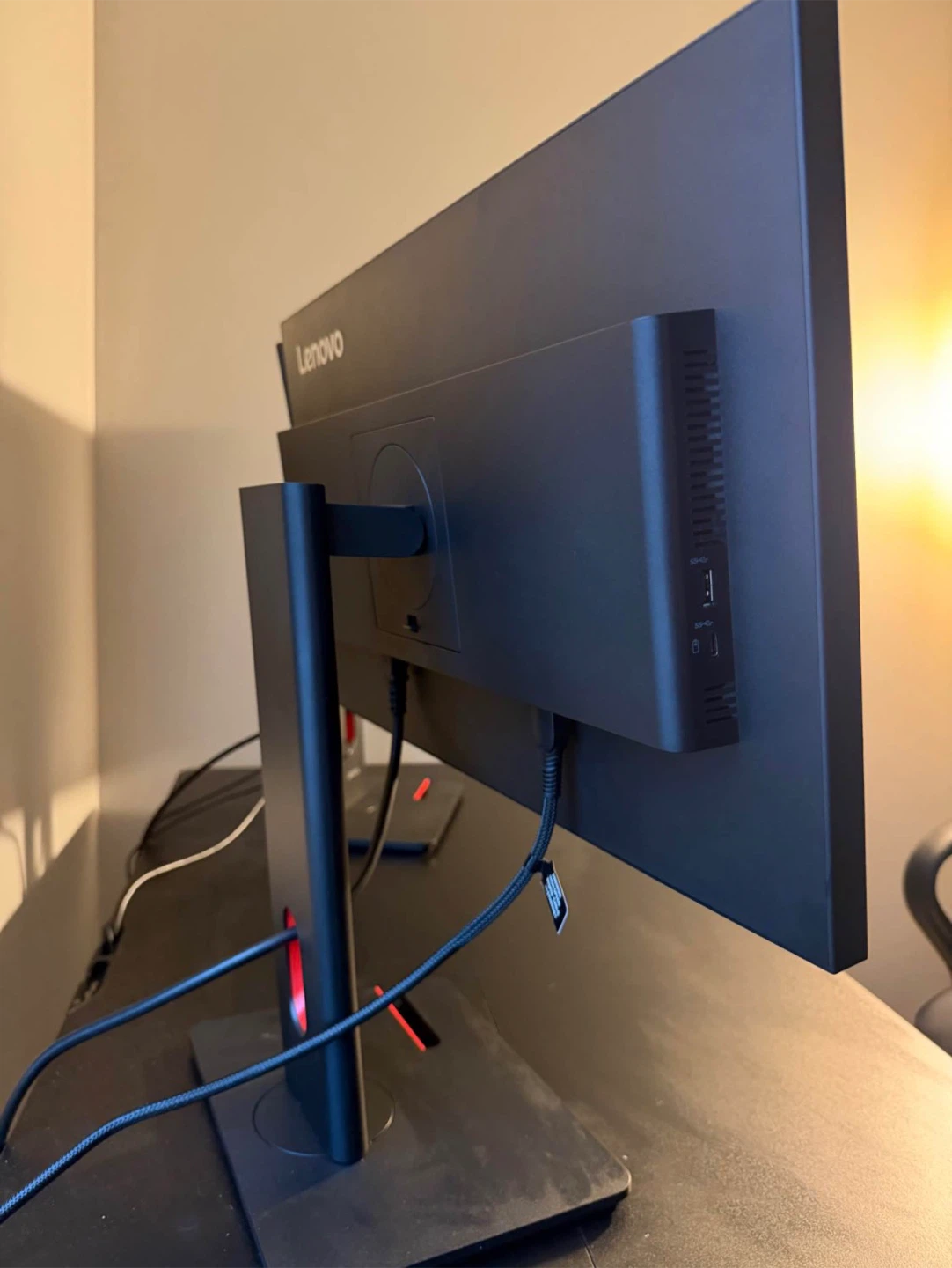 Lenovo ThinkVision T24-40 Monitor - photo 4