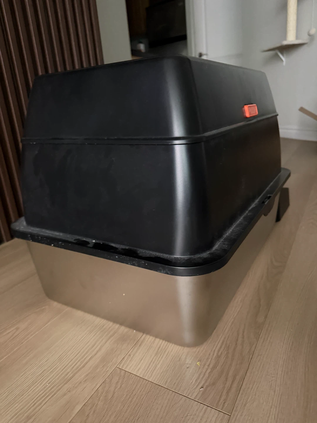 Covered Cat Litter Box with Stainless Steel Base - photo 2