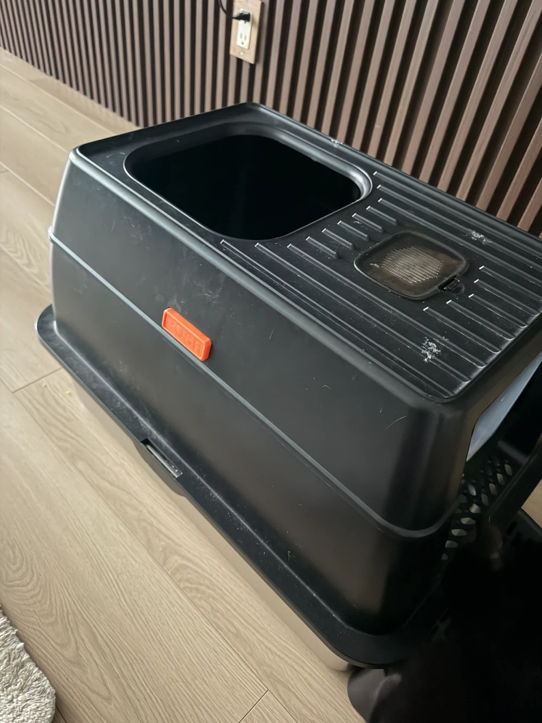 Covered Cat Litter Box with Stainless Steel Base - photo 3