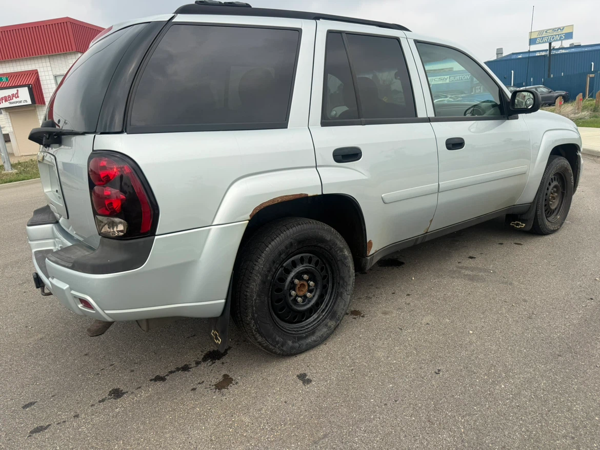 Chevrolet Trailblazer SUV - photo 3