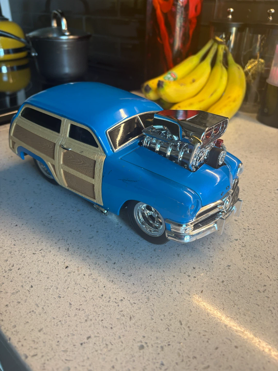 Muscle Machines 2001 Ford Woody Die-cast Car