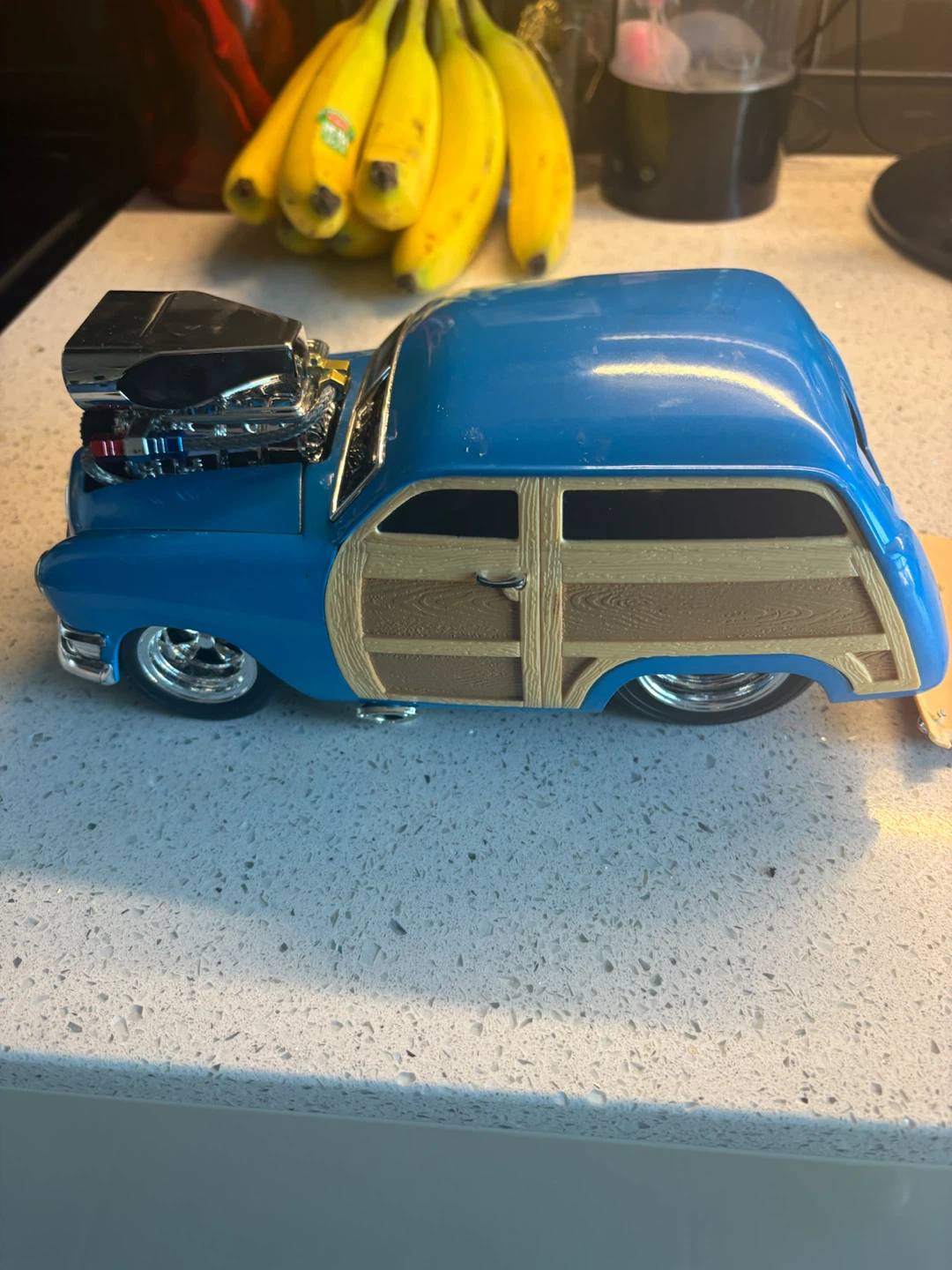 Muscle Machines 2001 Ford Woody Die-cast Car - photo 3