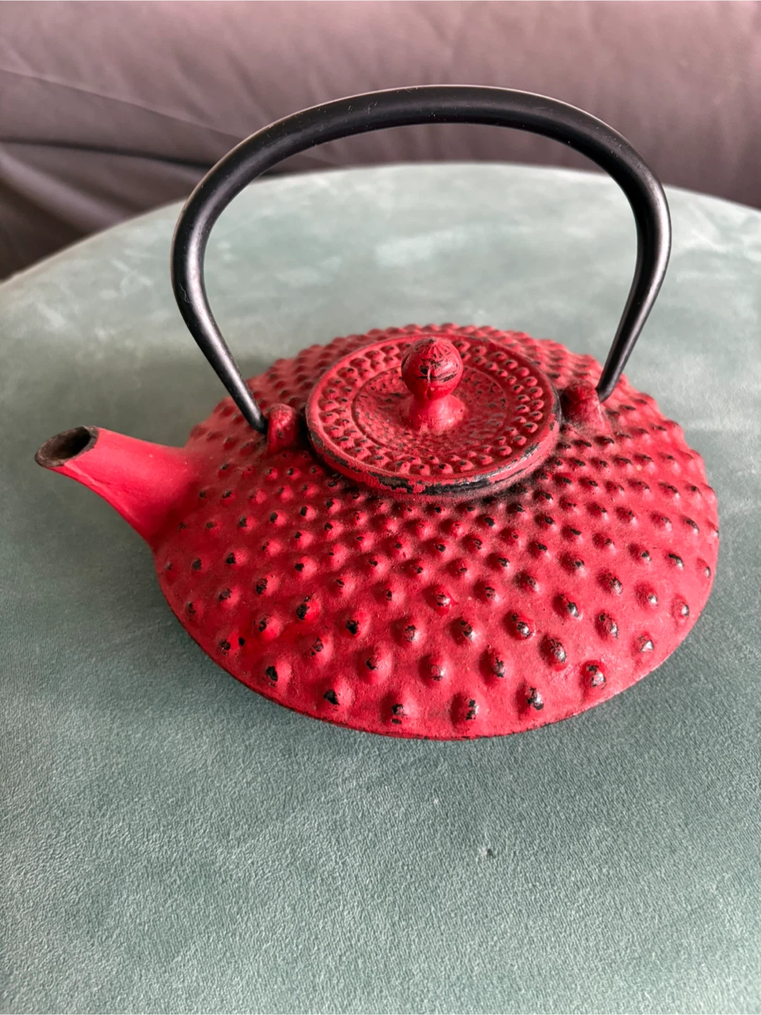 Beautiful Red Cast Iron Japanese-Style Teapot – Decorative Piece