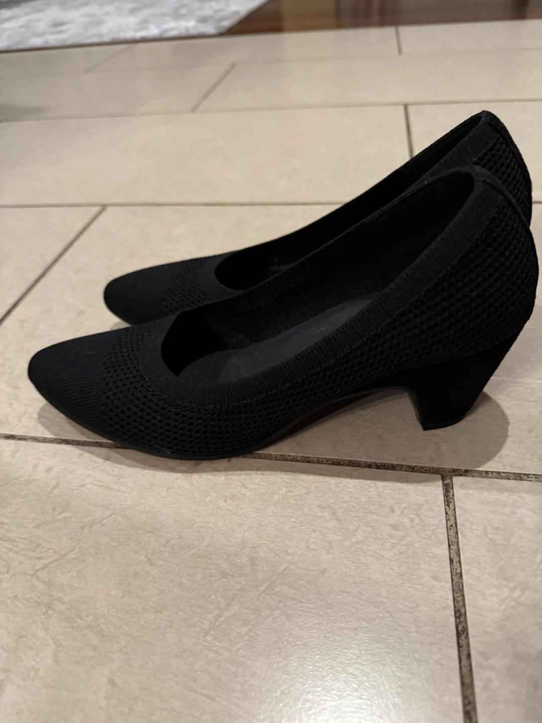 Eileen Fisher Black Knit Kitten Heels Size 8.5 - photo 2