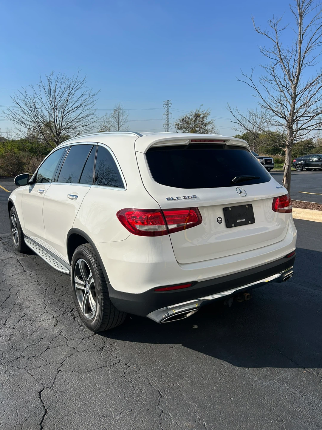 White Mercedes-Benz GLC 300 4MATIC - photo 2