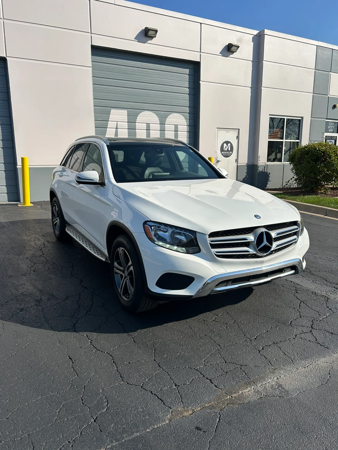 White Mercedes-Benz GLC 300 4MATIC - photo 4