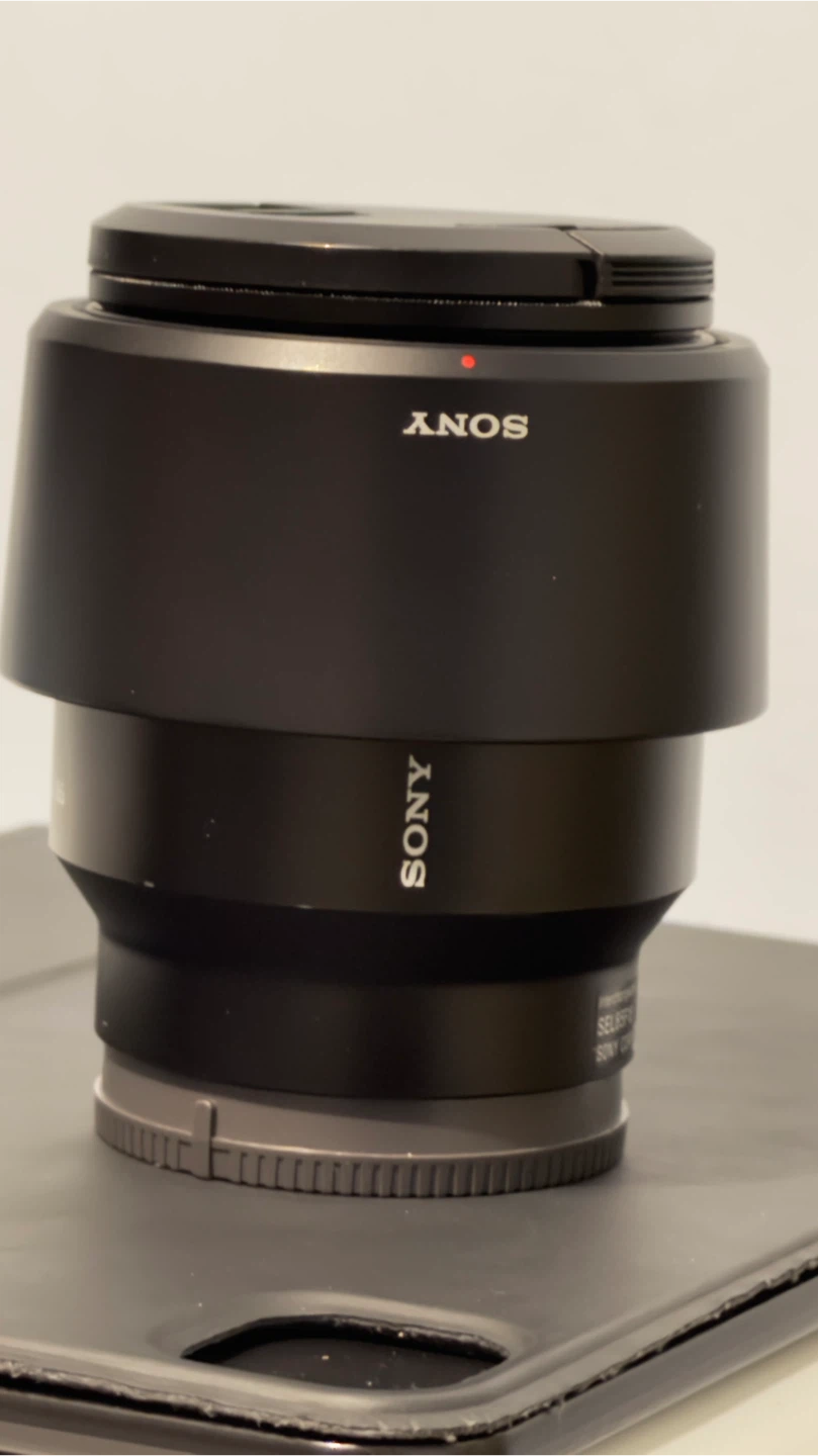 Sony FE 85mm f/1.8 Lens