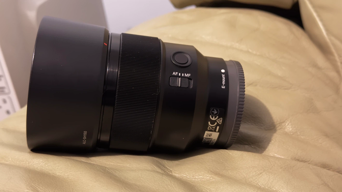 Sony FE 85mm f/1.8 Lens - photo 4